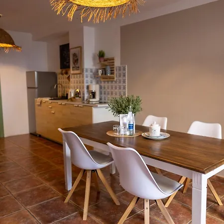 بيت ريفي Boutique Leicht & Friends أذيخي